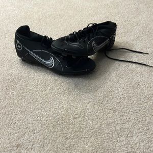 Nike soccer cleats size 10 1/2 good condition